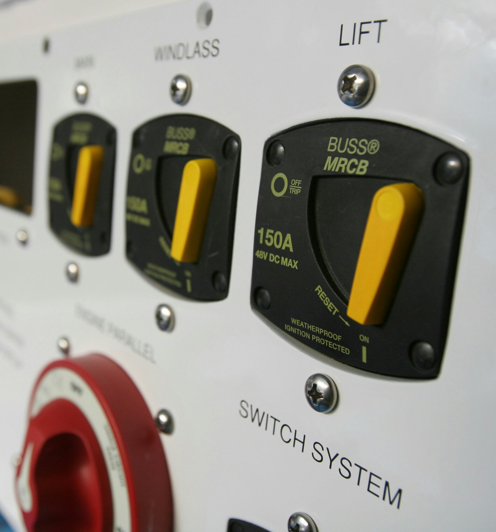 Blue Sea Systems - Circuit breaker 187 150A panel