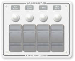 Blue Sea Systems – Wasserdichtes 12-V-DC-Leistungsschalterfeld – Weiß, 4 Positionen