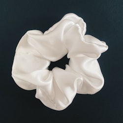 Peace silk Scrunchie - White