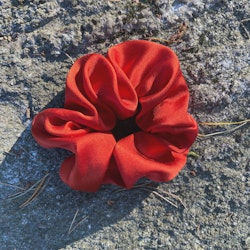 Peace Silk Scrunchie - Madder root red