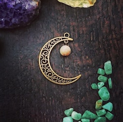 Moon Magic hänge med peach Månsten och antikt bronsfärgad måne