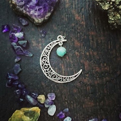 Moon Magic hänge med Kiwi Jaspis och antikt silverfärgad måne