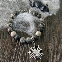 Spindelnätsarmband av Nät Jaspis med spindel och antikt silverfärgade detaljer
