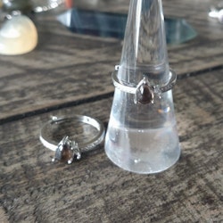 Silverpläterad ring med droppformad Rökkvarts - Design 4
