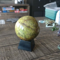 Klot av grön Opal 7.3 cm