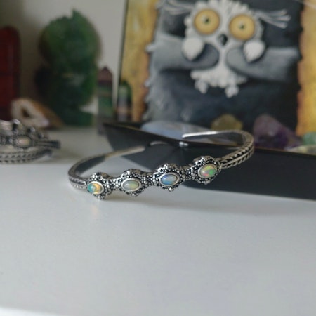 Silverpläterade armband med Opal