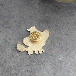 Pin Witch Kitty med guldfärgade detaljer