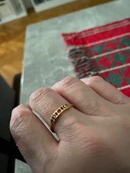 Guld och silverfärgade ringar med månfaser i tunnare design av rostfritt stål