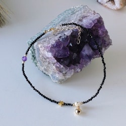 Ankelsmycke med Obsidian, Ametist, pärlor och guldfärgade detaljer