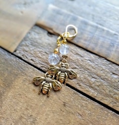 Queen Bee hängen med Bergkristall och guldfärgade detaljer