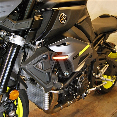 New Rage Cycles, LED-blinkers fram, Yamaha MT10