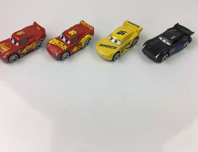 4-Pack Disney Pixar Cars Bilar 2 3 Toy Car Lightning McQueen No. 95 Mater Jackson Storm 1:64 PVC Pojkar Actionfigur Present