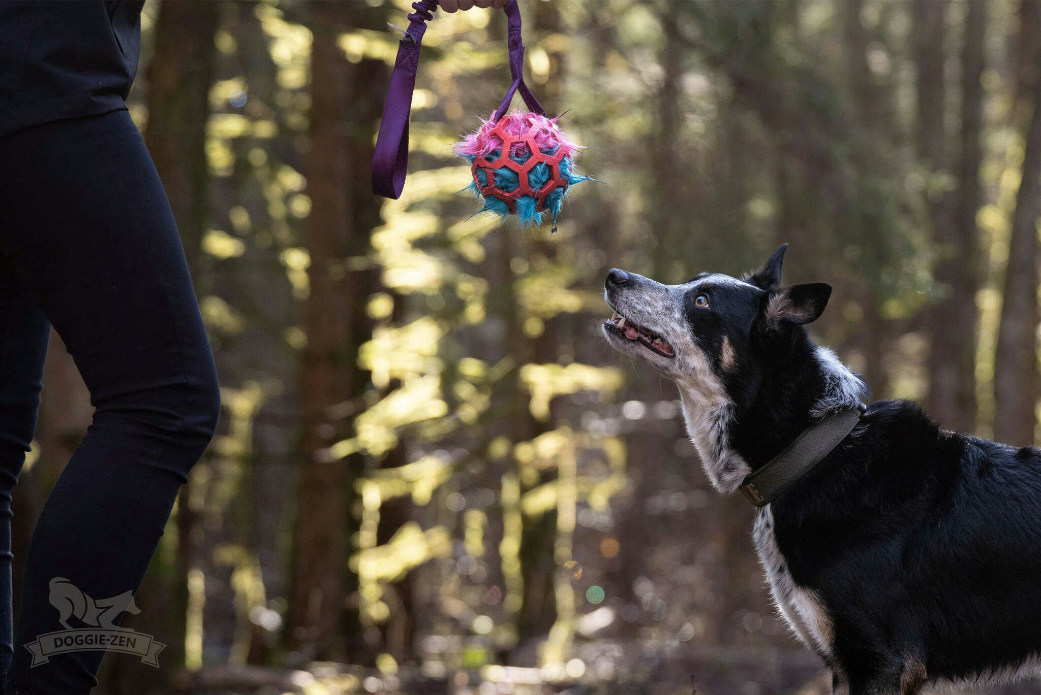 Elastisk Hol-ee Giggler boll-kampis med fuskpäls ca 47 cm