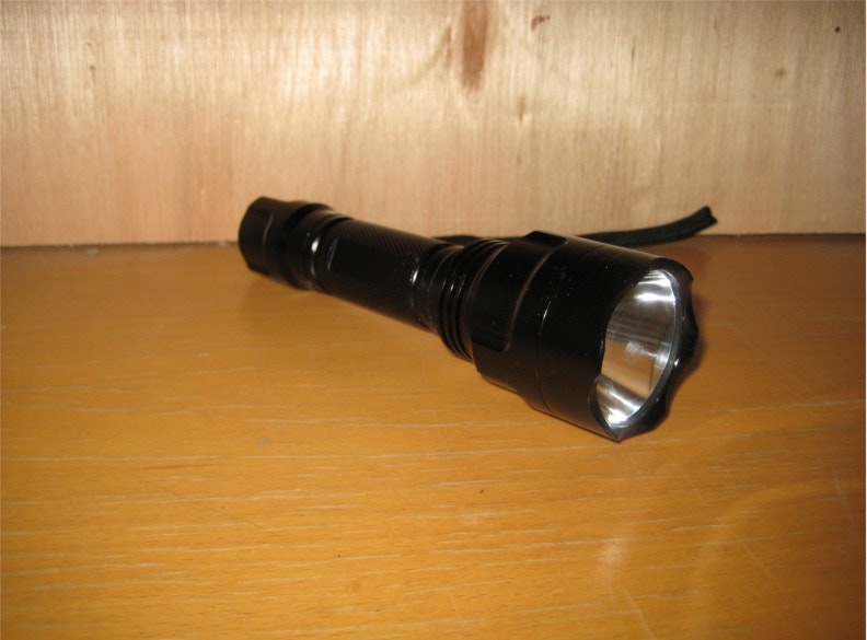 Eftersökslampa 900 Lumens