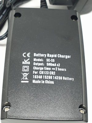 Batteriladdare till  CR123 mm