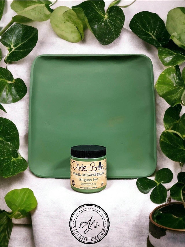 Möbel- & Inrednigngsfärg - Dixie Belle CHALK Mineral Paint - English Ivy