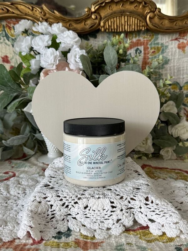 Dixie Belle SILK All-In-One - Inredning & utomhusfärg - GLACIER