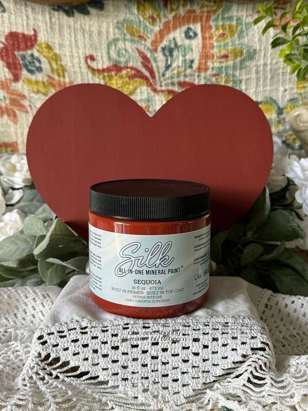 Dixie Belle SILK All-In-One - Inredning & utomhusfärg - SEQUOIA