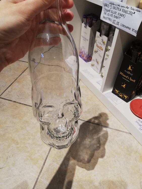 Flaska med döskalle