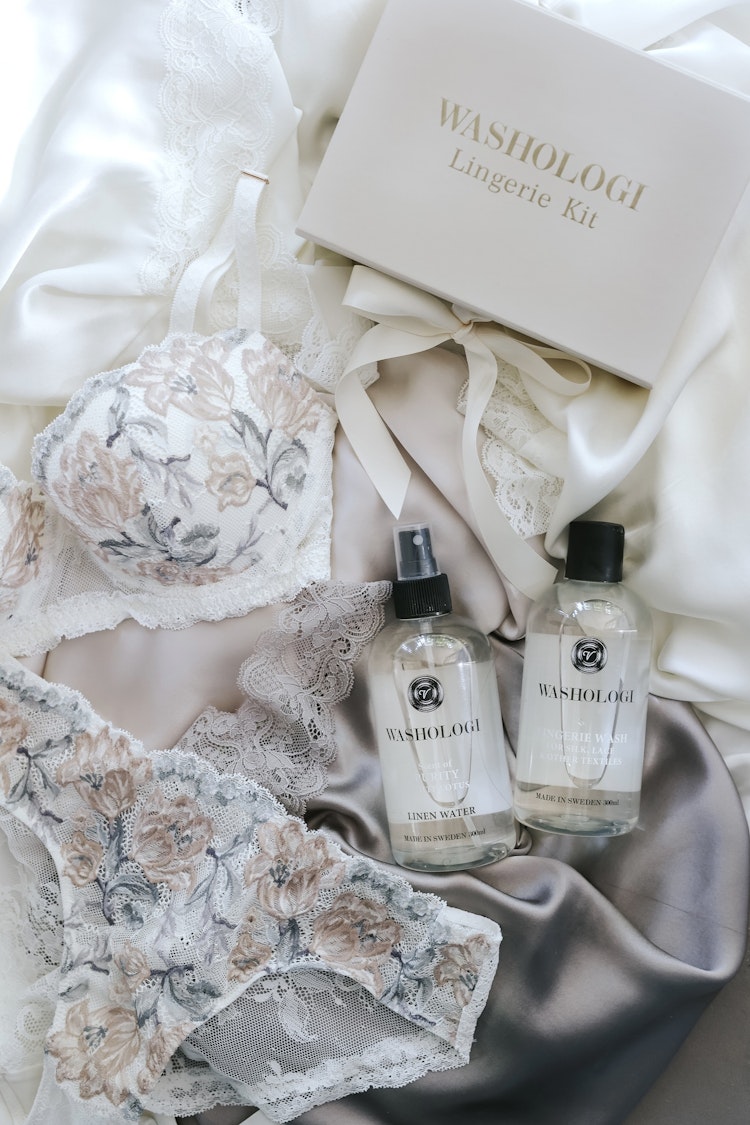 Washologi Lingerie Kit Lotus x2