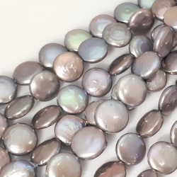 Grå silverfärgade myntpärlor 10-11 mm