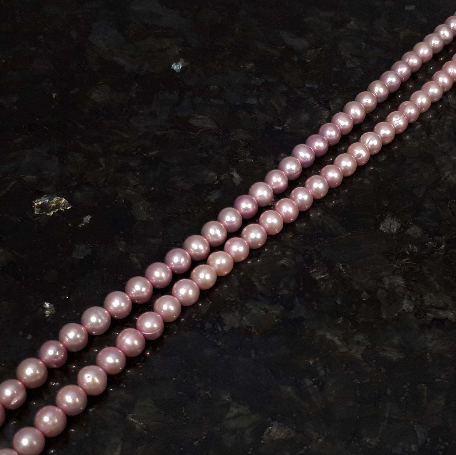 Rosa runda pärlor 7-7,5 mm