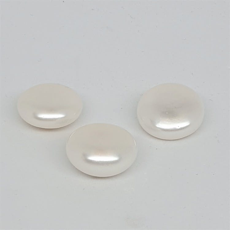 Stora vita pärlor halvborrade 13-14 mm