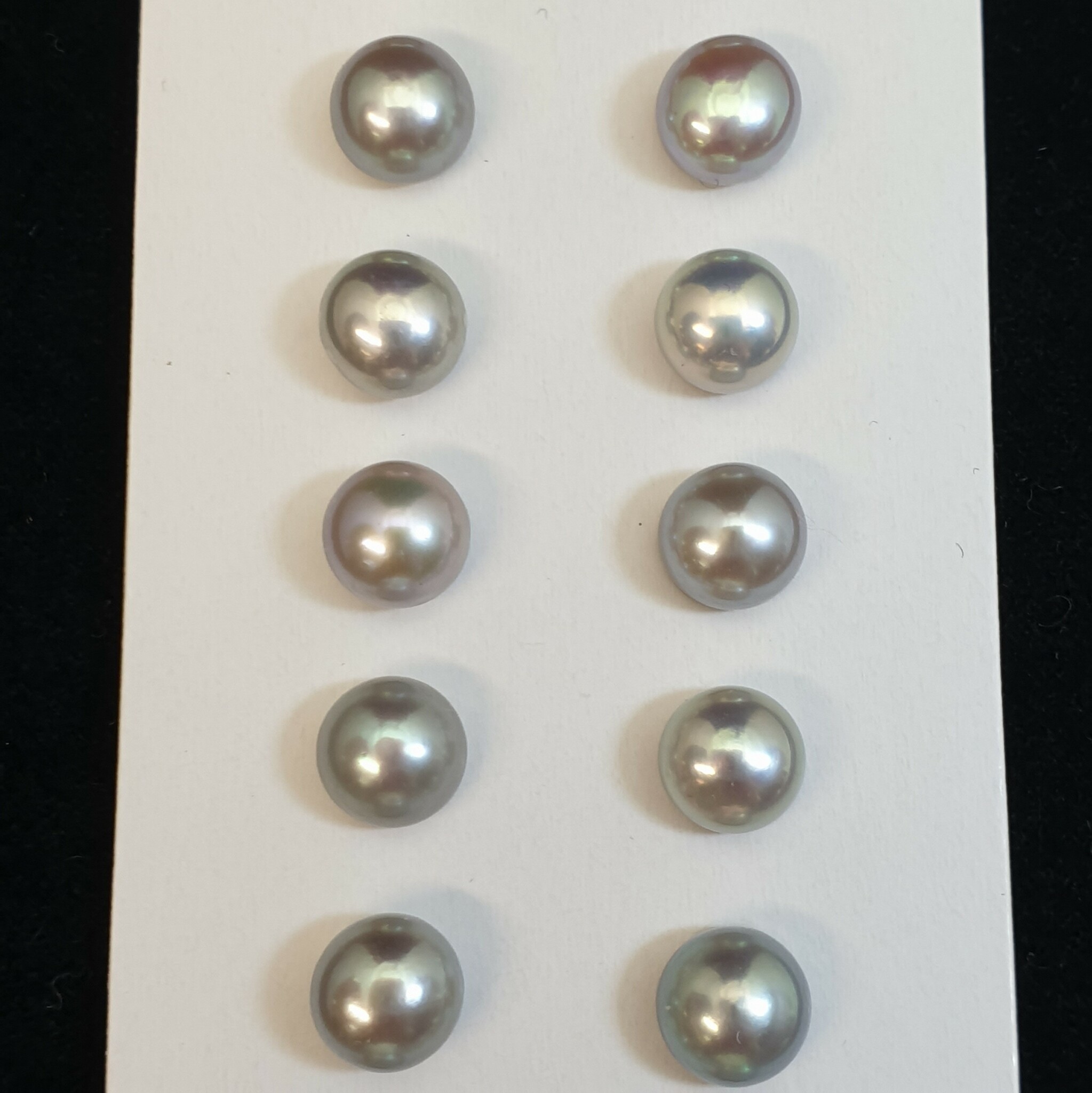 Silvergrå runda pärlor 6-6,5 mm