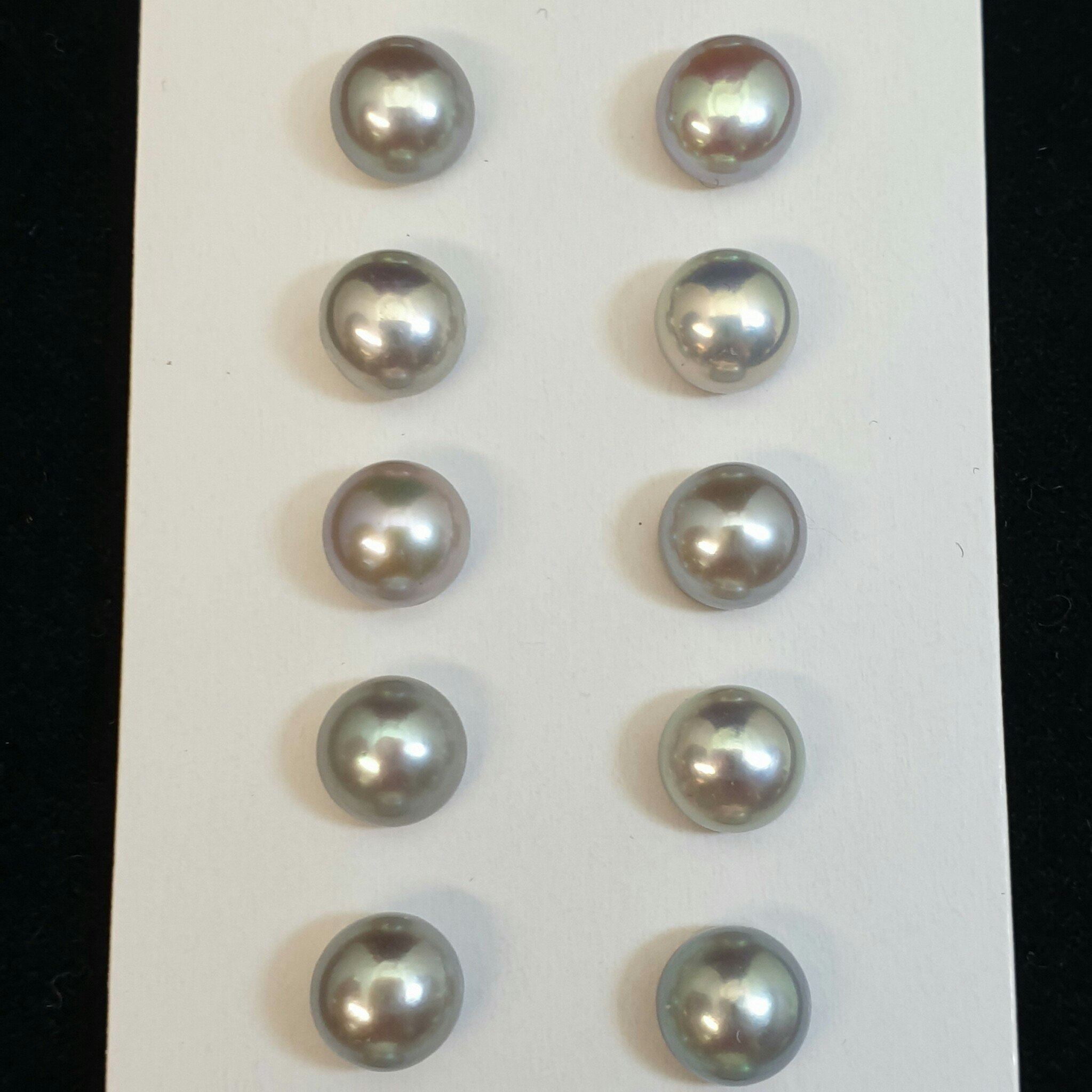 Silvergrå runda pärlor 6-6,5 mm