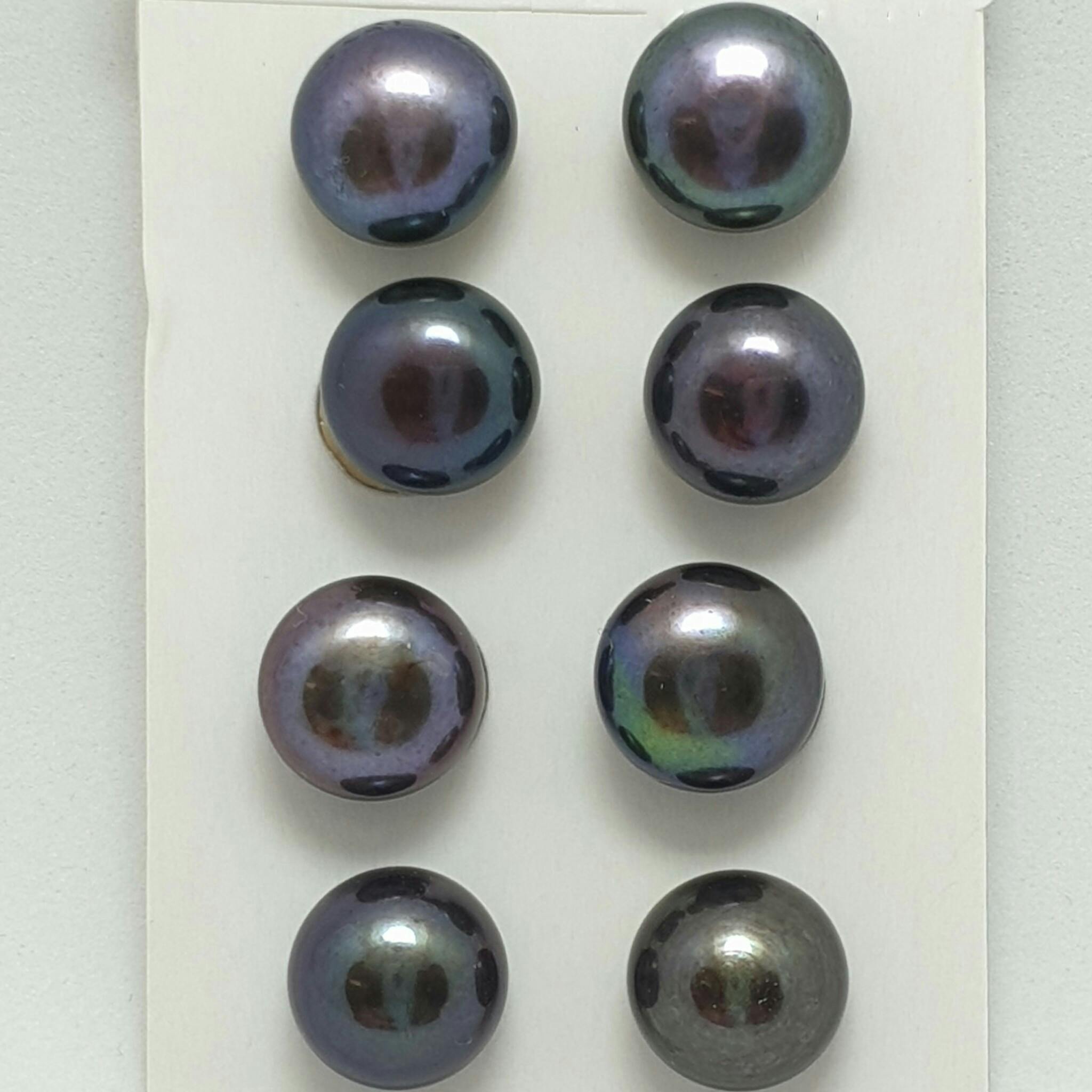 Button formade blå-violetta pärlor 9-9,5 mm