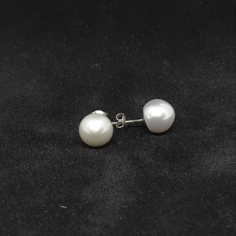 Vita pärlor på silverstift 9 mm