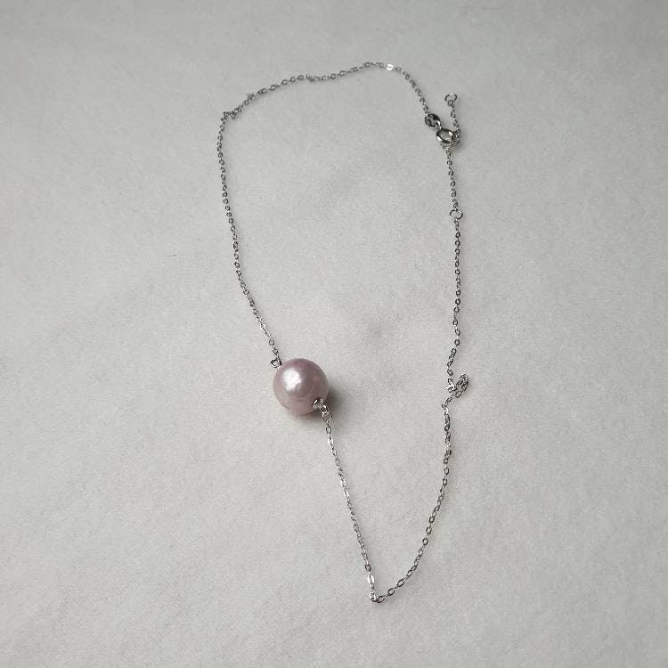 Pärla med bubbelgum-rosa färg och silverkedja