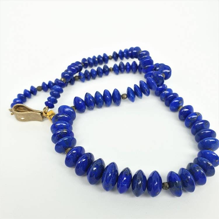 Högklassig lapis lazuli halsband med fantastisk färg