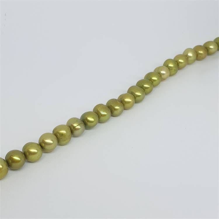 Olivgröna pärlor 8,5-9 mm