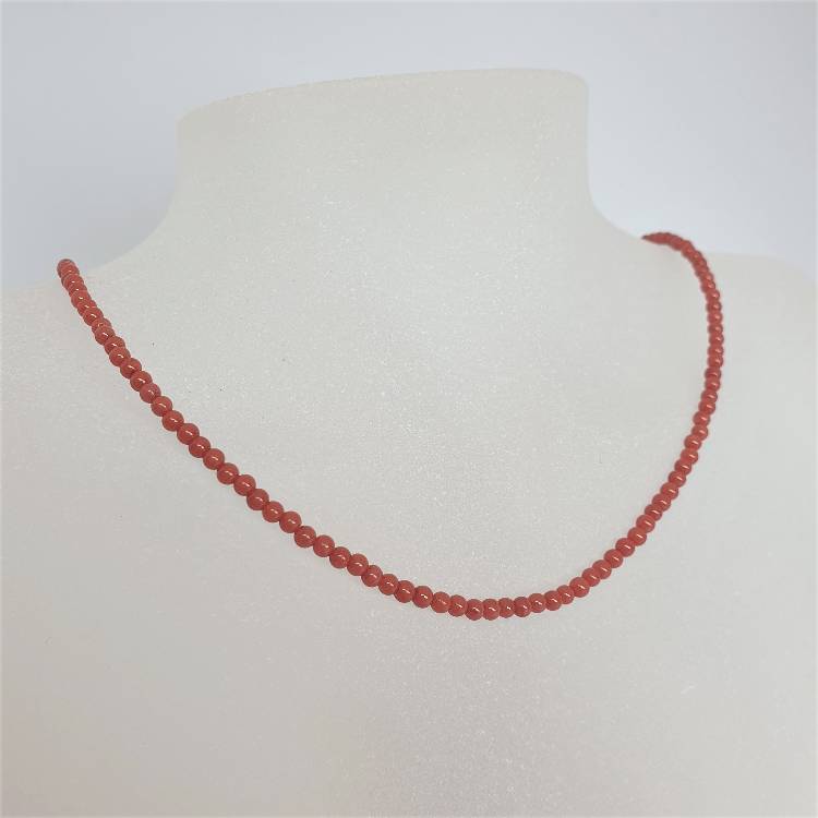 Halsband med röd 3mm korall