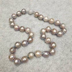 Stora silvergrå metallic pärlor 12-13 mm med glitter lås