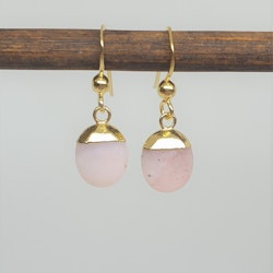 Örhängen med rosa opal på förgyllt silver