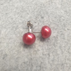 Röda pärlor på silverstift 8-9 mm