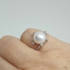 Silverring med stor vit odlad pärla