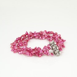 Armband med cerise pärlor i tre rader