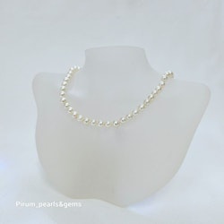 Pärlcollier med 6 mm vita japanska akoya pärlor och silverlås