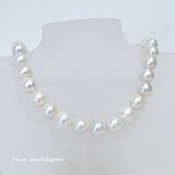 Halsband med stora 11 mm metallic vita pärlor