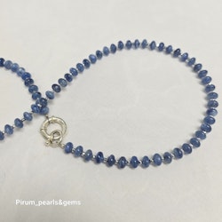 Halsband med rondellslipad 6 mm kyanit