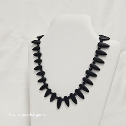 Halsband med tuff mattpolerad svart onyx
