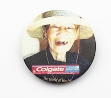 Pin Colgate smile