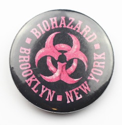 Pin Biohazard röd