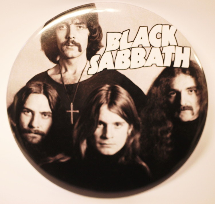 Black sabbath retropic XL badge
