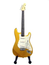Fender Stratocaster White pickguard Gold