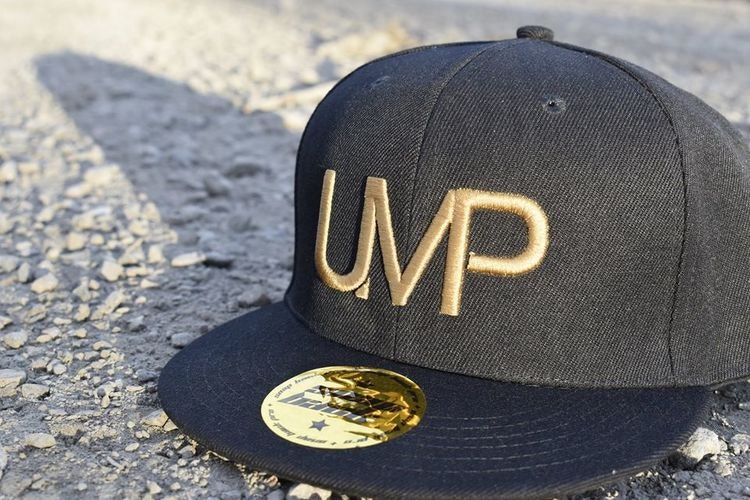 Snapback Keps, UMP guld