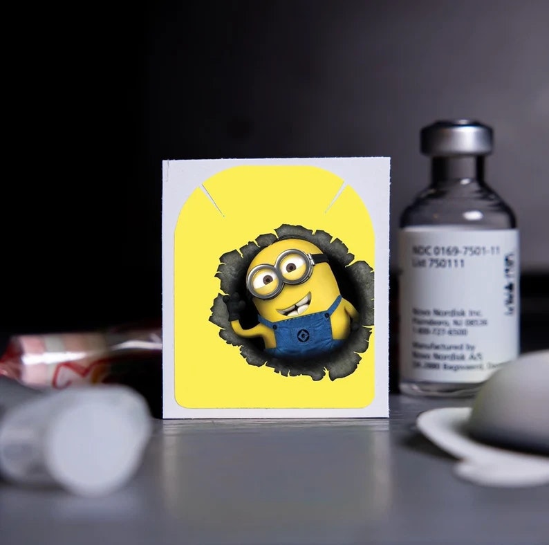 Stickers Omnipod - Minion Popping Through